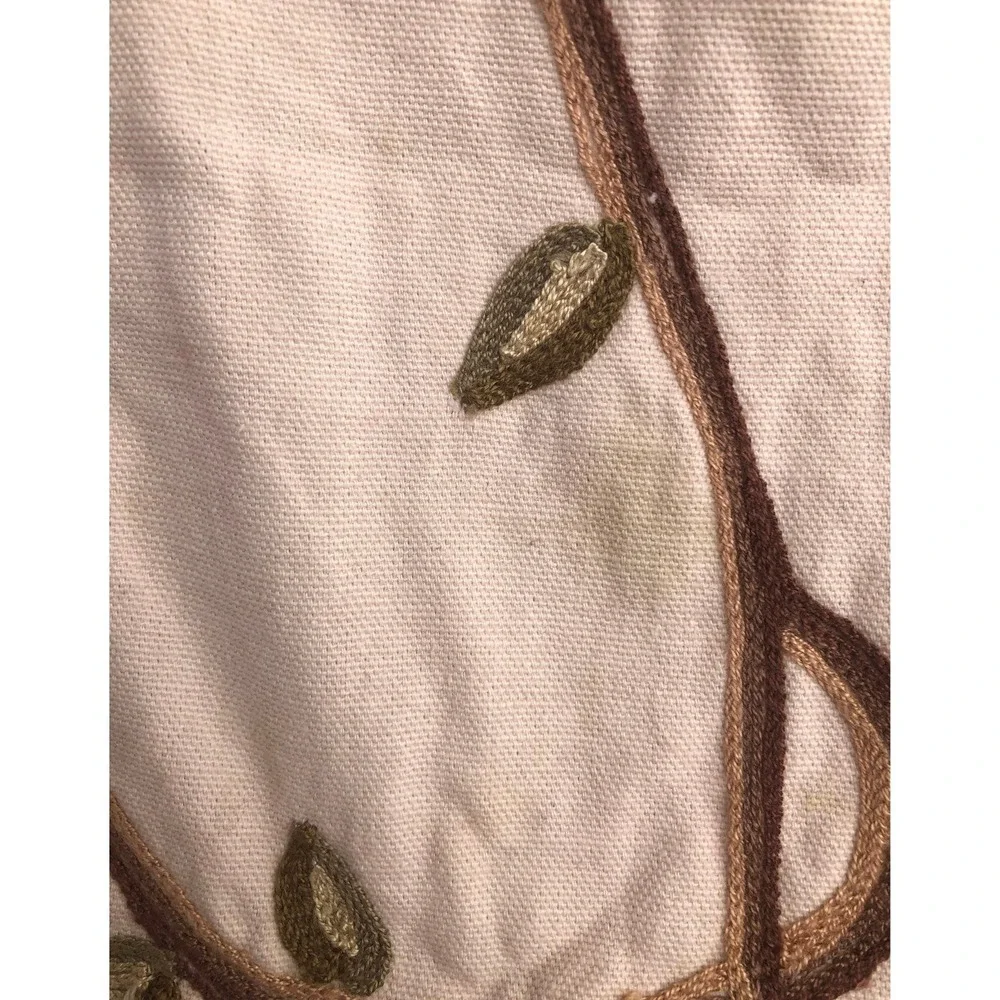 Beige‎ floral embroidered lined Table runner World Market tasseled 70